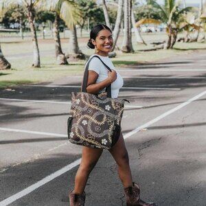 BRAND NEW HAWAIIAN PRINT BAG